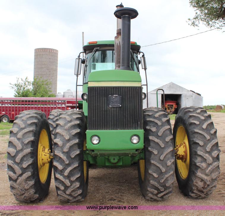 image for item J1150 1981 John Deere 8440 4WD tractor