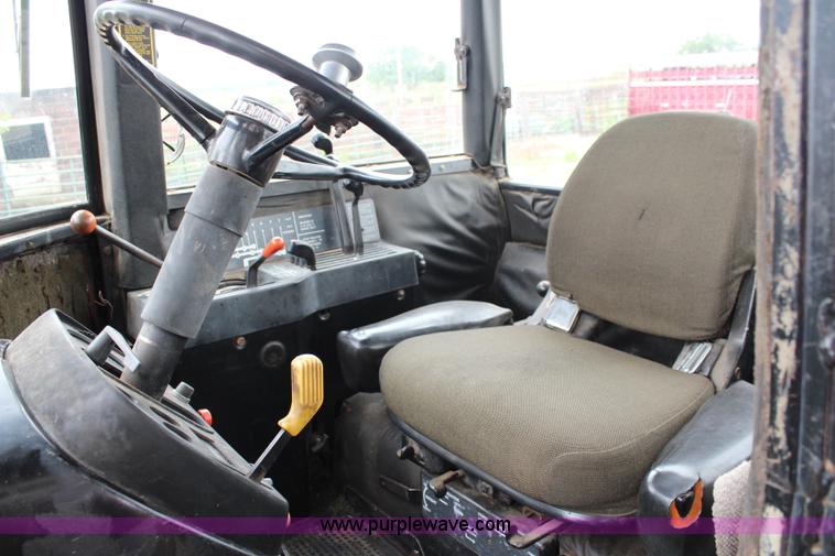 image for item J1150 1981 John Deere 8440 4WD tractor