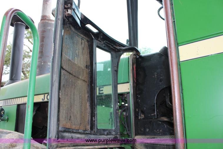 image for item J1150 1981 John Deere 8440 4WD tractor