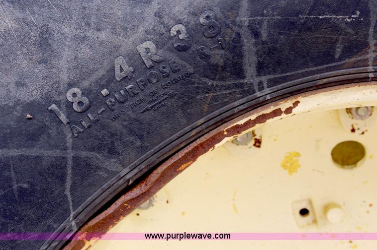 image for item J1151 1975 John Deere 8430 4WD tractor