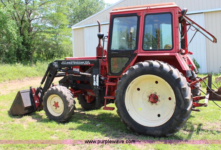 image for item J2195 Belarus 825 MFWD tractor