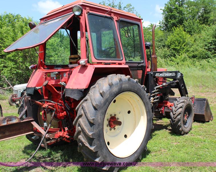 image for item J2195 Belarus 825 MFWD tractor