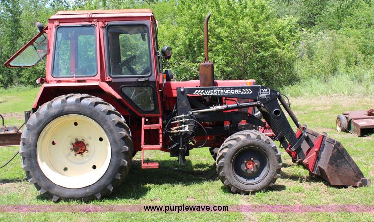 image for item J2195 Belarus 825 MFWD tractor