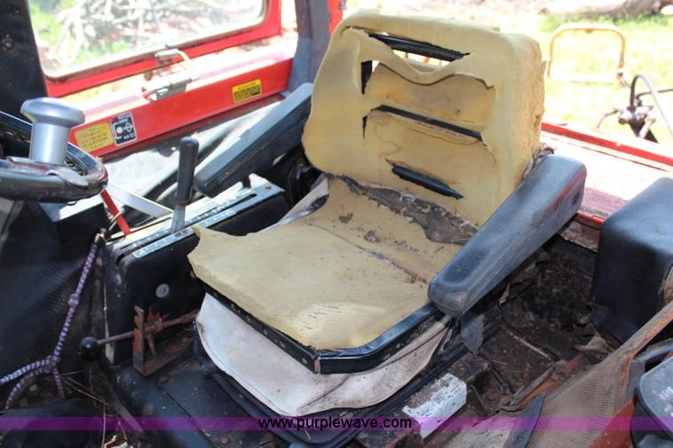 image for item J2195 Belarus 825 MFWD tractor