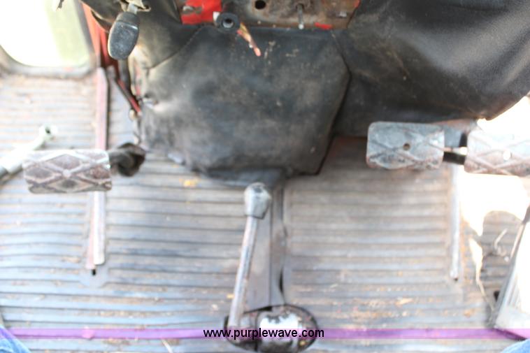 image for item J2195 Belarus 825 MFWD tractor