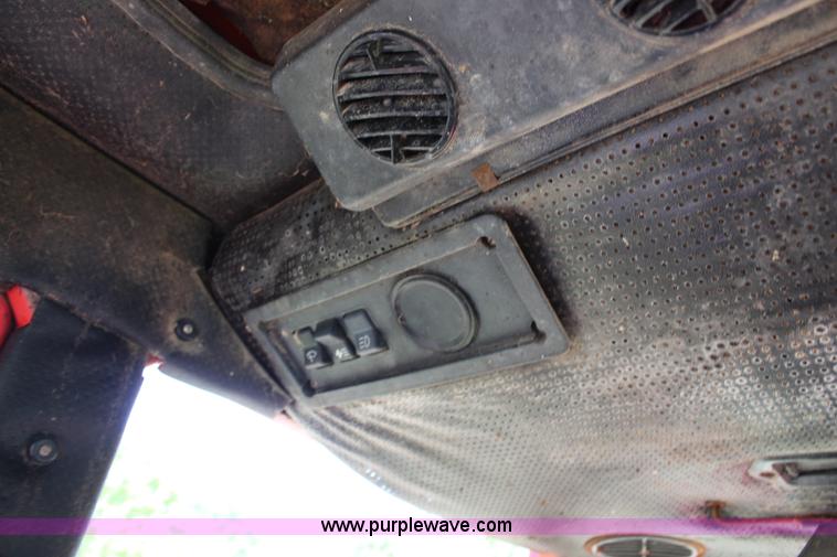 image for item J2195 Belarus 825 MFWD tractor