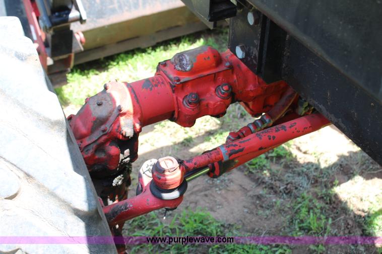 image for item J2195 Belarus 825 MFWD tractor