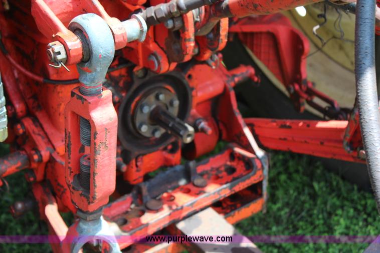 image for item J2195 Belarus 825 MFWD tractor