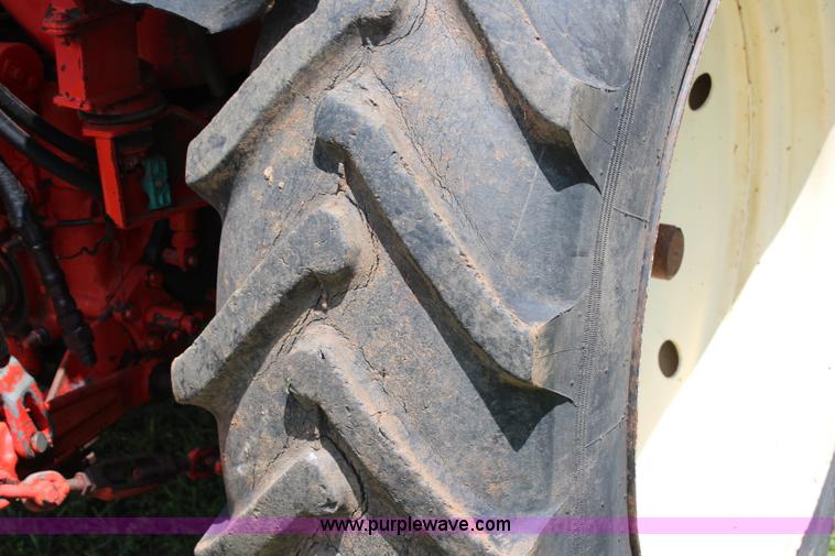 image for item J2195 Belarus 825 MFWD tractor