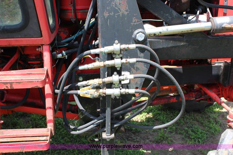 image for item J2195 Belarus 825 MFWD tractor