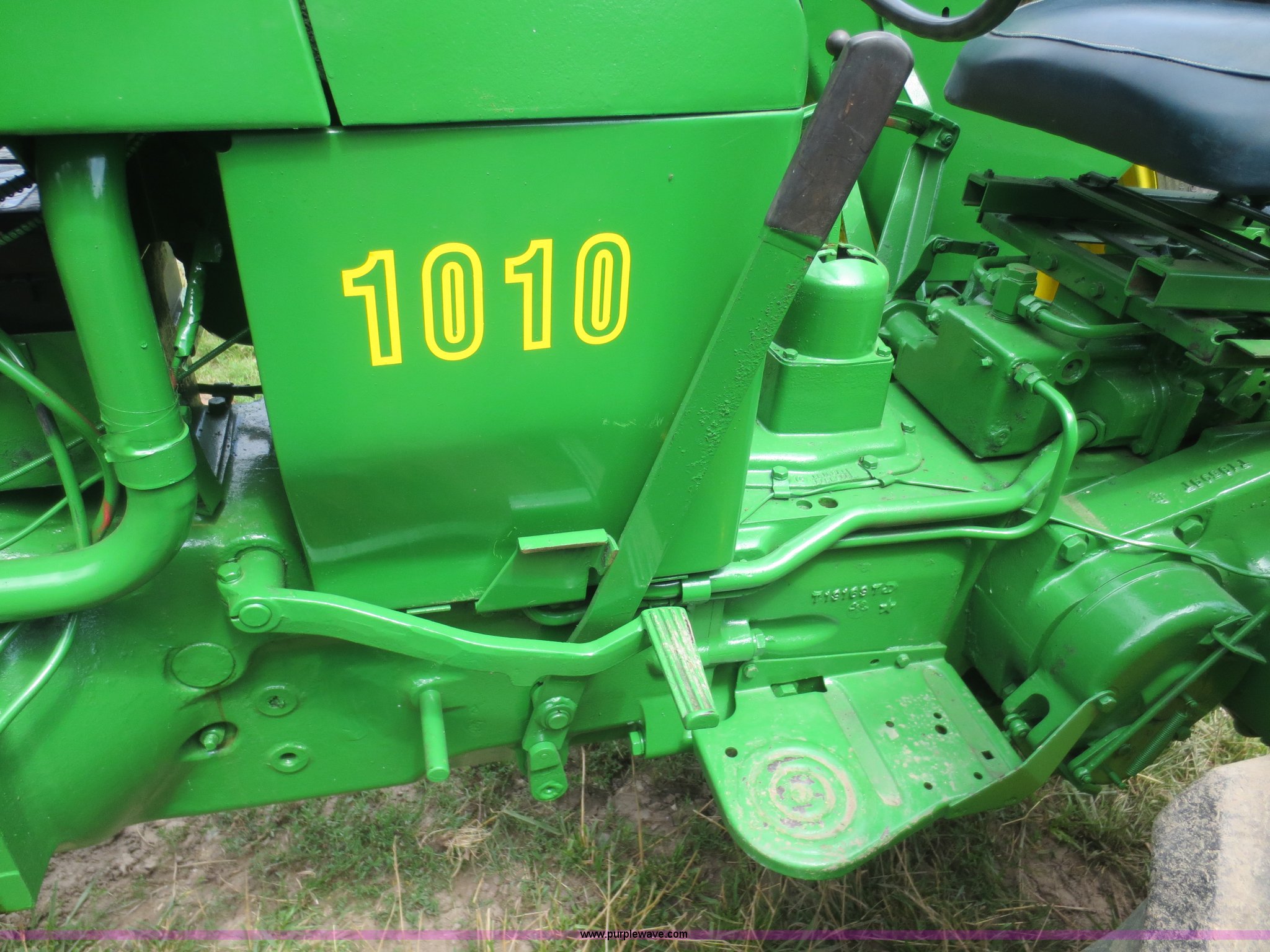 John Deere 1010 tractor in McCune, KS Item D2087 sold Purple Wave