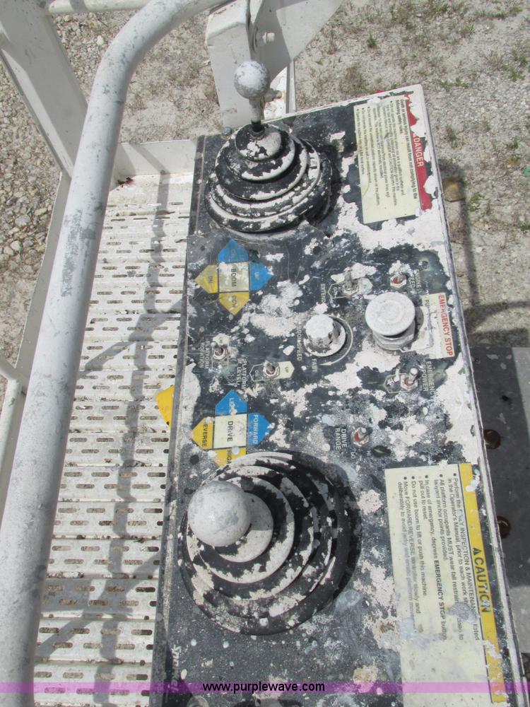 image for item AN9017 2001 Snorkel TBA60RF0 boom lift