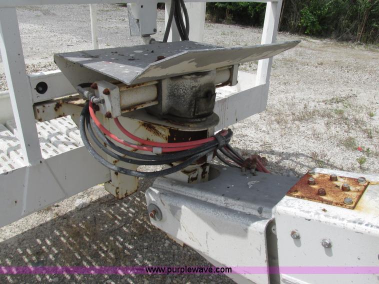 image for item AN9017 2001 Snorkel TBA60RF0 boom lift