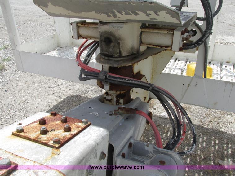 image for item AN9017 2001 Snorkel TBA60RF0 boom lift