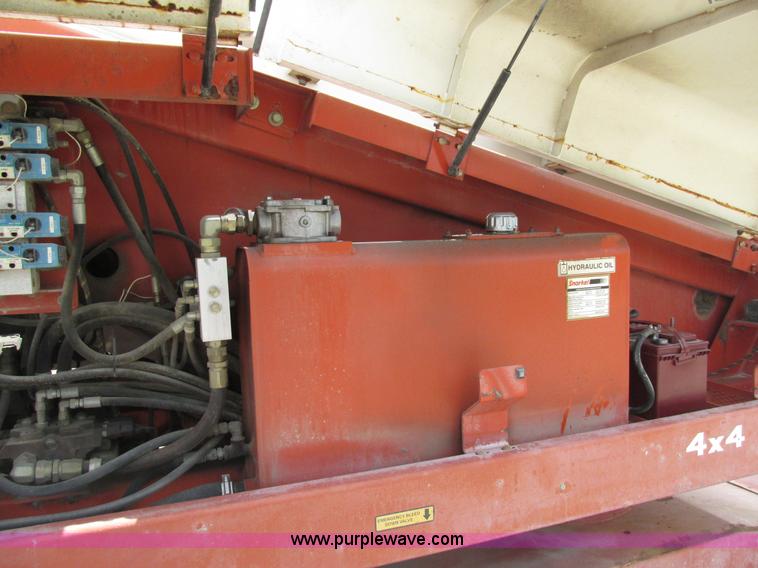 image for item AN9017 2001 Snorkel TBA60RF0 boom lift