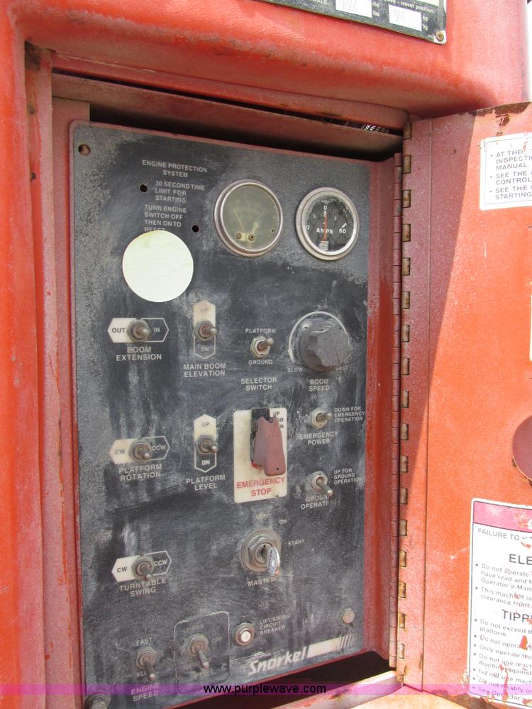 image for item AN9017 2001 Snorkel TBA60RF0 boom lift