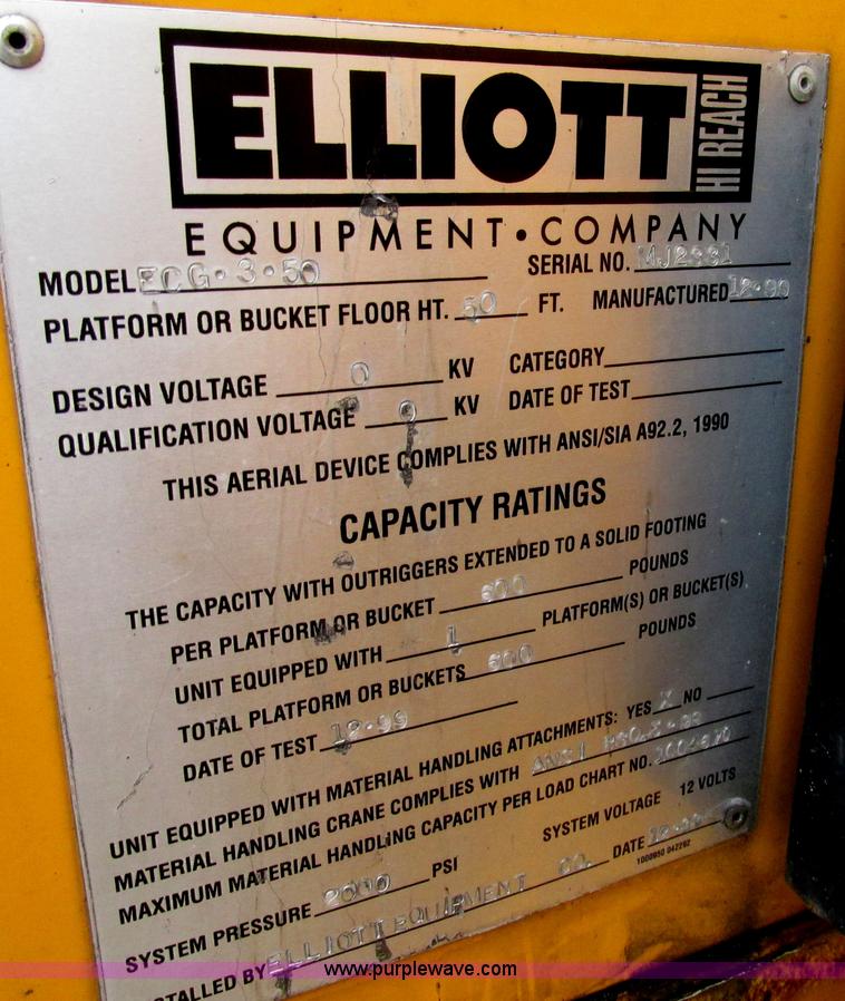 image for item AN9035 2000 International 4900 aerial truck