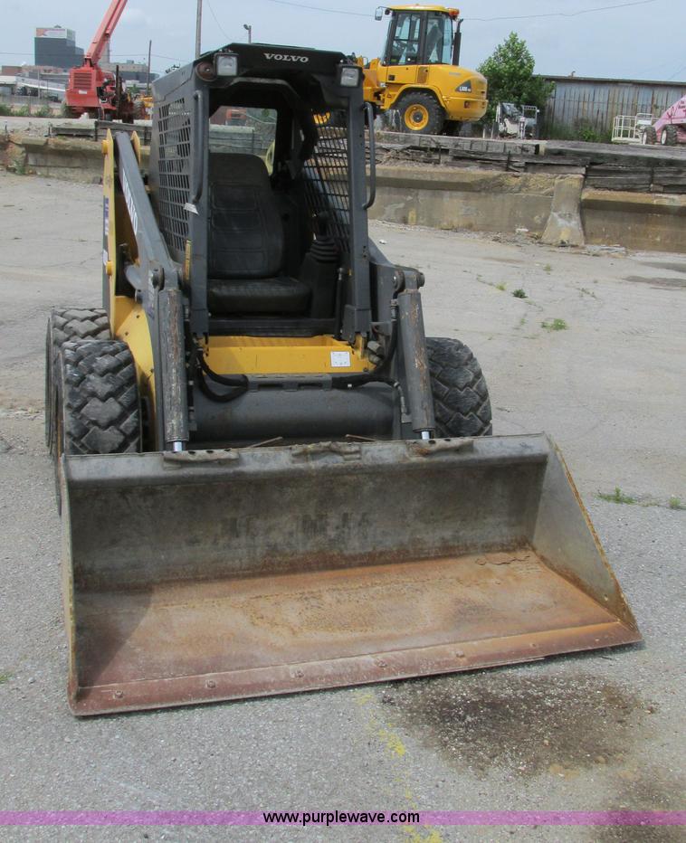 image for item AN9123 2006 Volvo MC80B skid steer