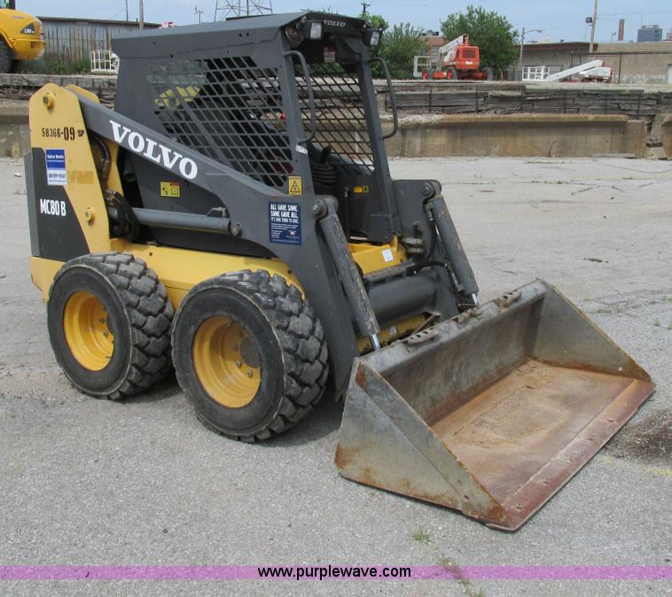 image for item AN9123 2006 Volvo MC80B skid steer