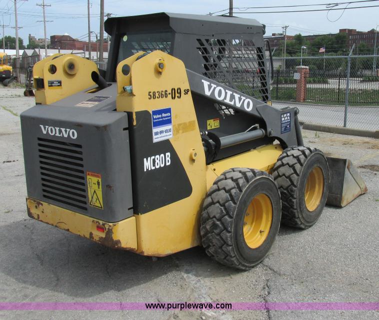 image for item AN9123 2006 Volvo MC80B skid steer