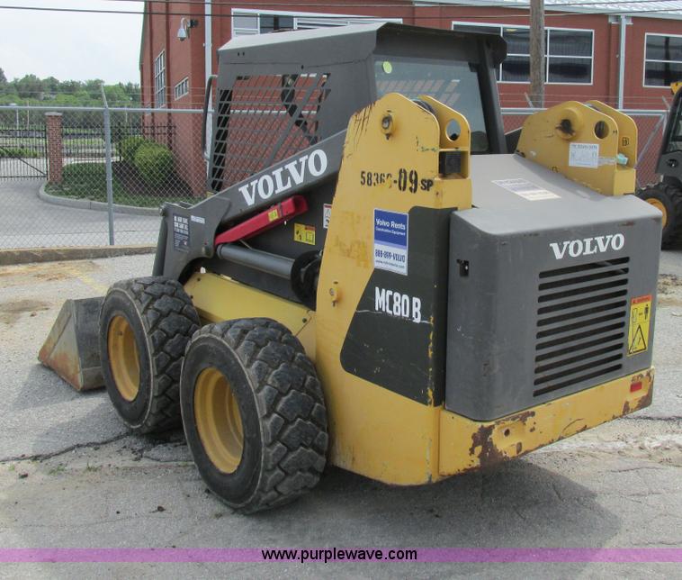image for item AN9123 2006 Volvo MC80B skid steer