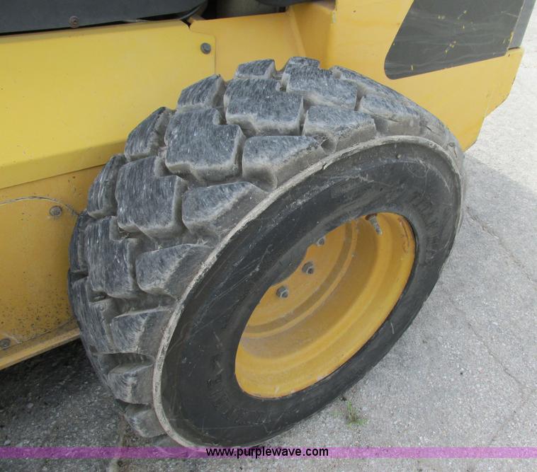 image for item AN9123 2006 Volvo MC80B skid steer