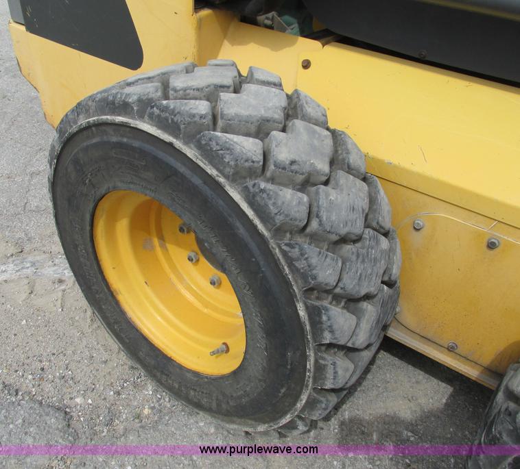 image for item AN9123 2006 Volvo MC80B skid steer
