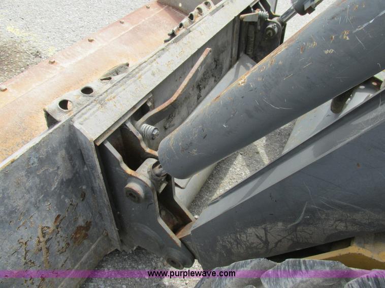 image for item AN9123 2006 Volvo MC80B skid steer