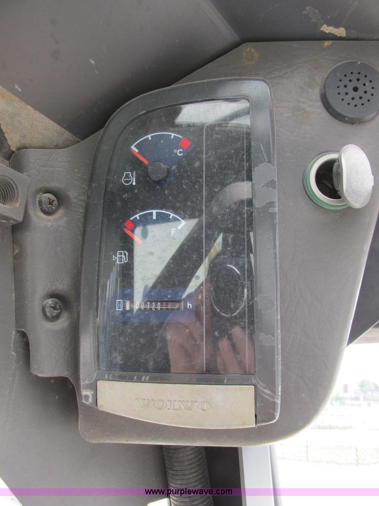 image for item AN9123 2006 Volvo MC80B skid steer