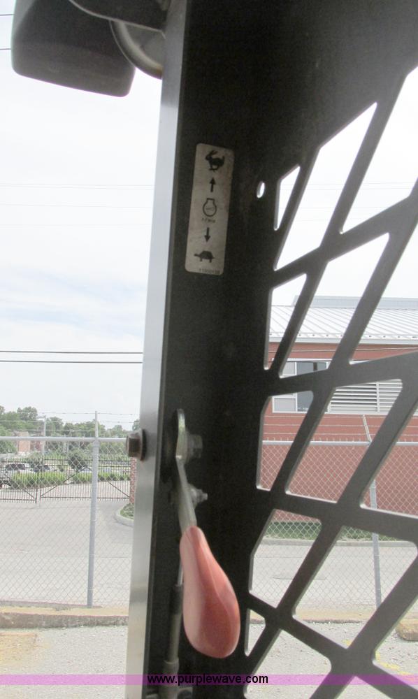 image for item AN9123 2006 Volvo MC80B skid steer