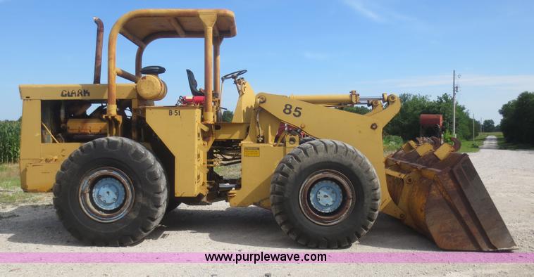 image for item D2091 1972 Clark Michigan 85 wheel loader