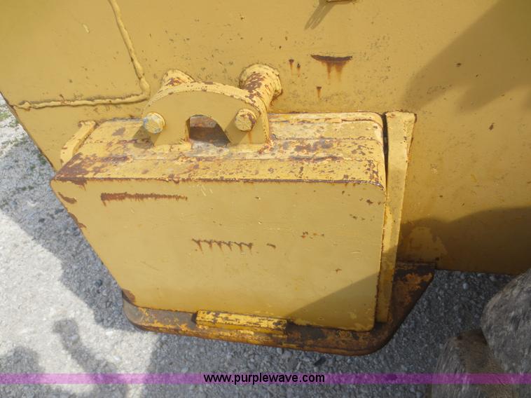 image for item D2091 1972 Clark Michigan 85 wheel loader