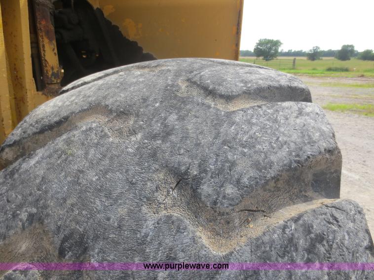 image for item D2091 1972 Clark Michigan 85 wheel loader