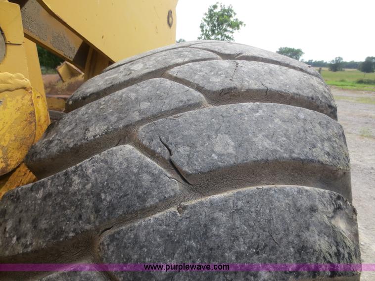 image for item D2091 1972 Clark Michigan 85 wheel loader