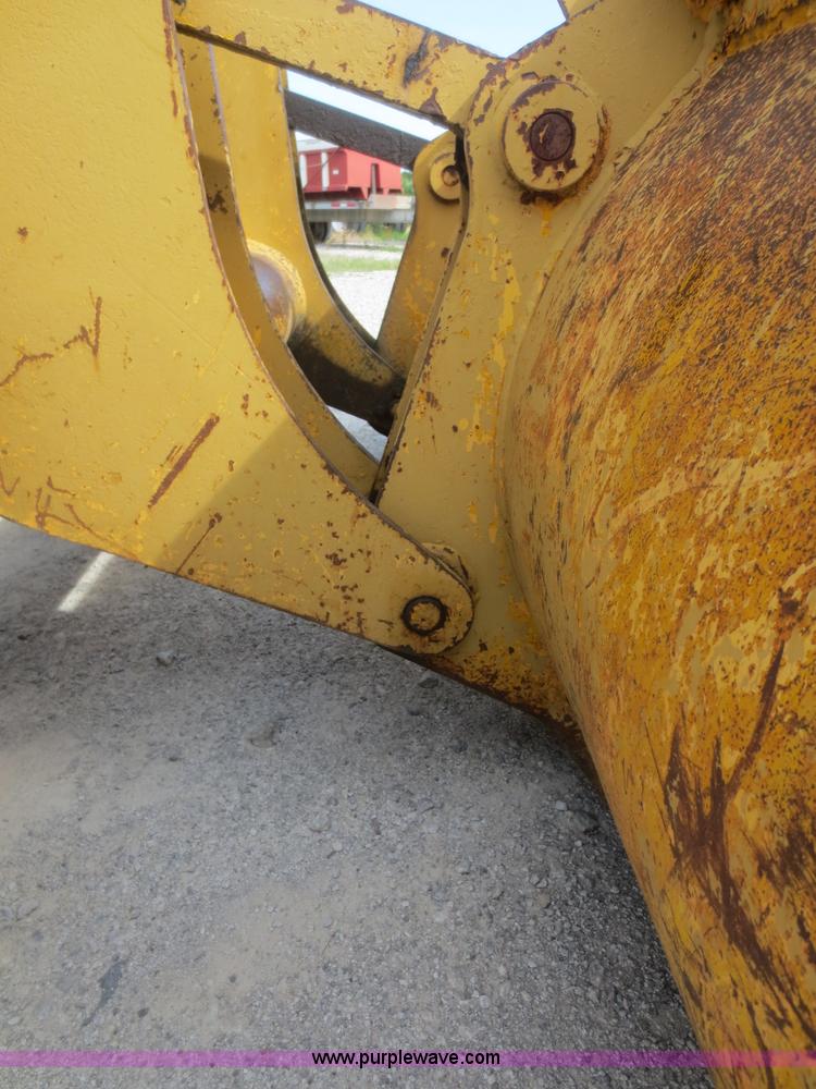 image for item D2091 1972 Clark Michigan 85 wheel loader