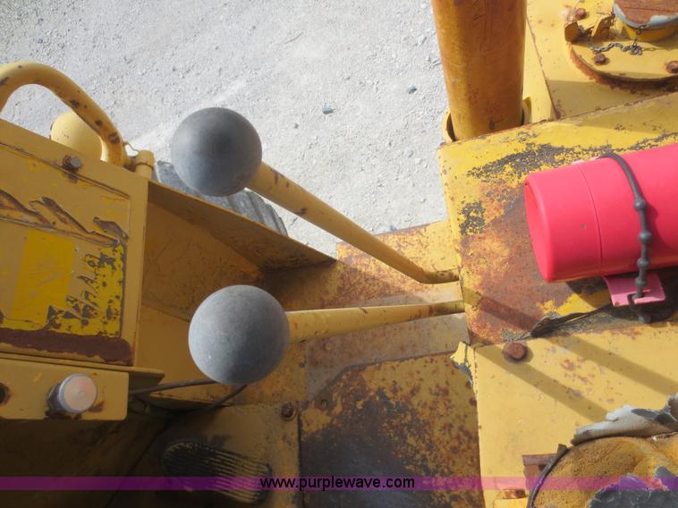 image for item D2091 1972 Clark Michigan 85 wheel loader