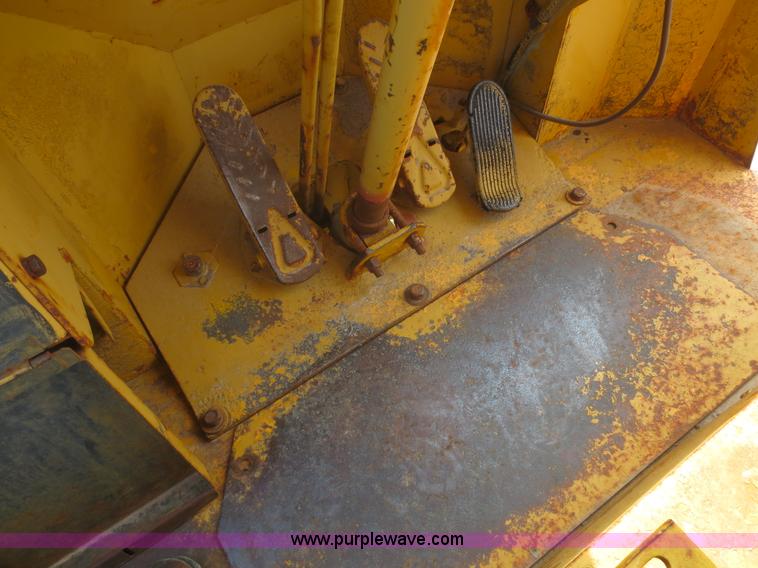 image for item D2091 1972 Clark Michigan 85 wheel loader