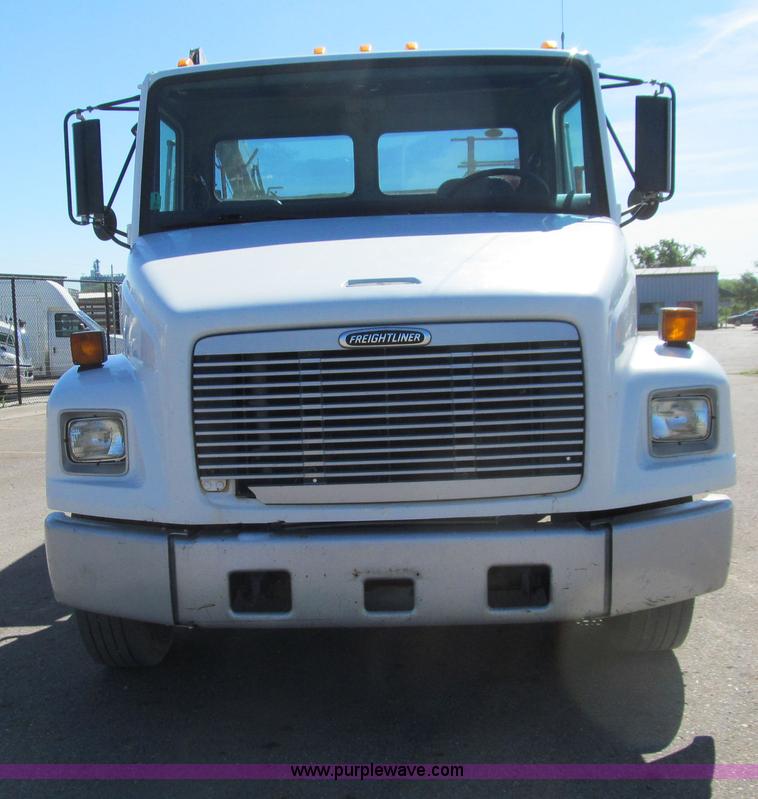 image for item E4907 2000 Freightliner Business Class FL60 service truck