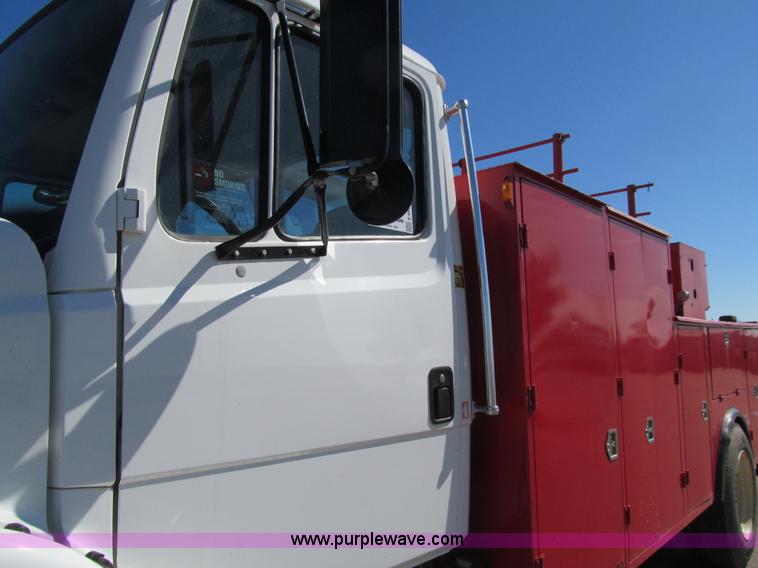 image for item E4907 2000 Freightliner Business Class FL60 service truck