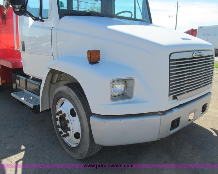 image for item E4907 2000 Freightliner Business Class FL60 service truck