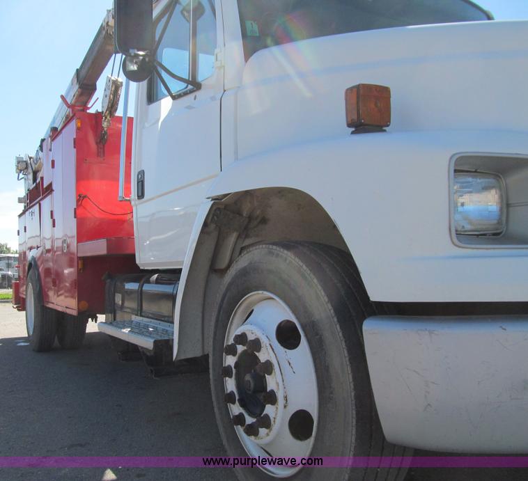 image for item E4907 2000 Freightliner Business Class FL60 service truck