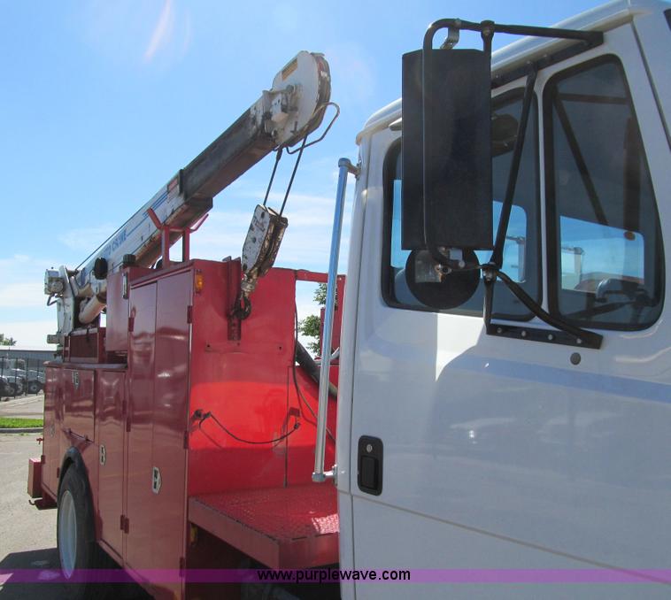 image for item E4907 2000 Freightliner Business Class FL60 service truck