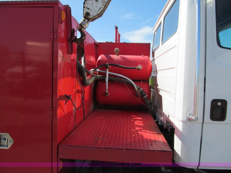 image for item E4907 2000 Freightliner Business Class FL60 service truck