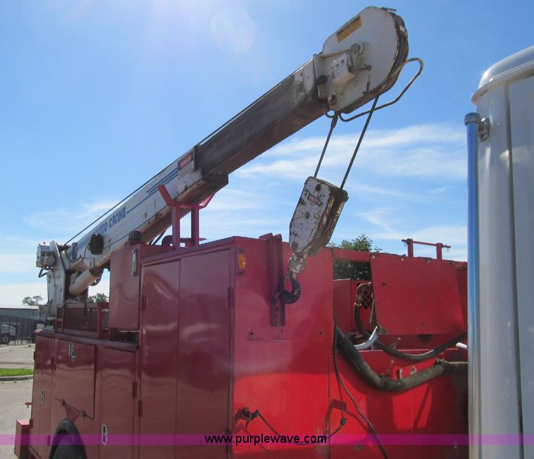 image for item E4907 2000 Freightliner Business Class FL60 service truck