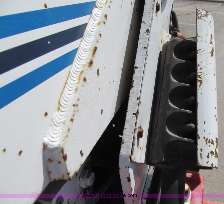 image for item E4907 2000 Freightliner Business Class FL60 service truck