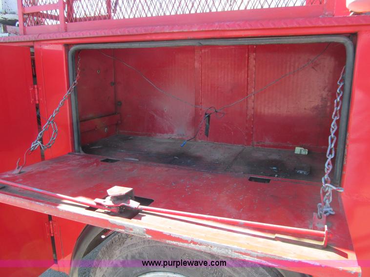 image for item E4907 2000 Freightliner Business Class FL60 service truck