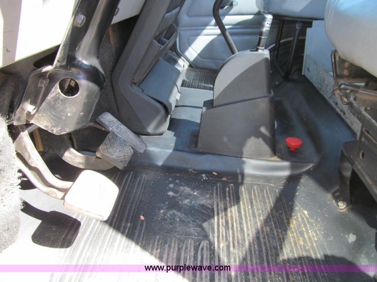 image for item E4907 2000 Freightliner Business Class FL60 service truck