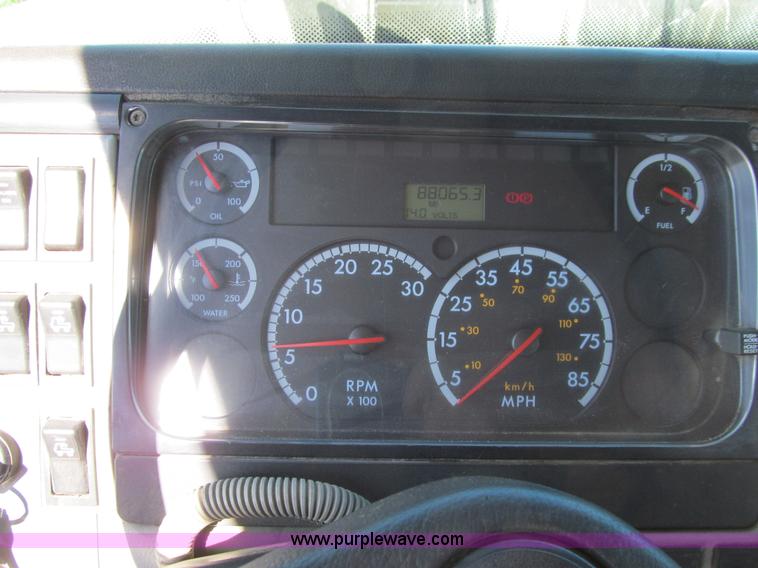 image for item E4907 2000 Freightliner Business Class FL60 service truck