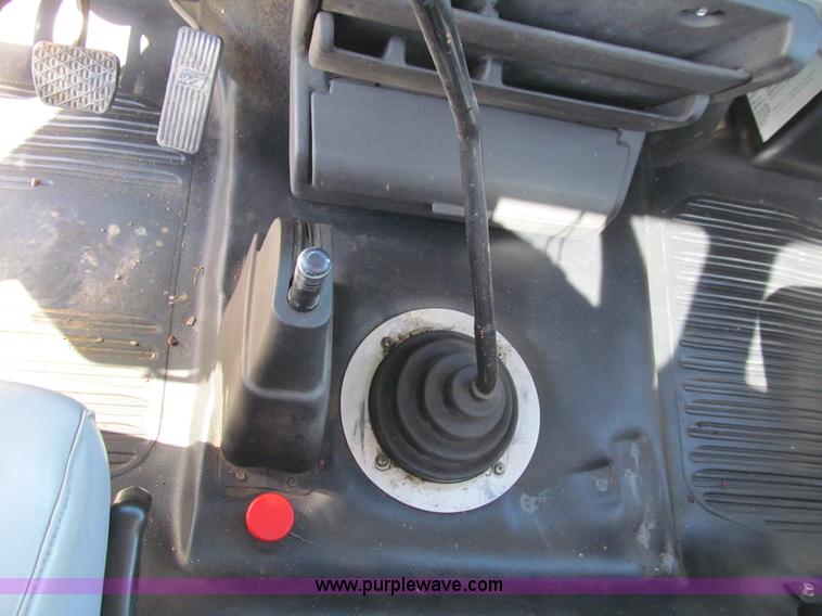 image for item E4907 2000 Freightliner Business Class FL60 service truck