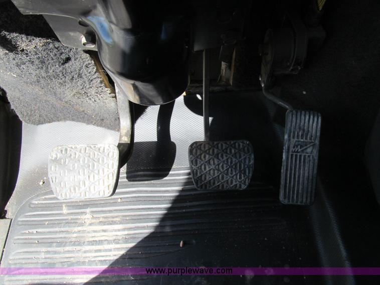 image for item E4907 2000 Freightliner Business Class FL60 service truck